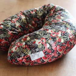 The Reading cushion Geisha